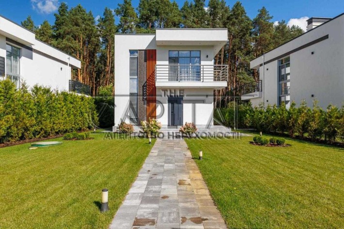 Сучасний двоповерховий будинок 148 м² поруч з КМ Swiss Town - фото 1