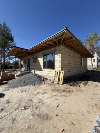 Пропоную новий будинок 140 м² у Петрушках, 7,5 соток, газ, під ключ, сонячна станція 8 кВт, Deye 20  - фото 1