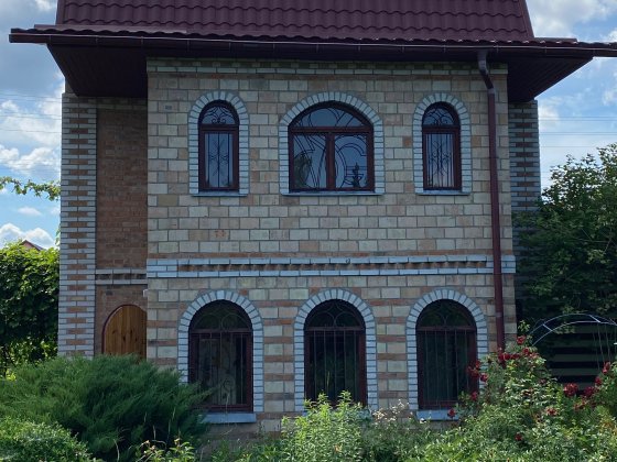 Продам 3-х поверховий будинок 150 м2 з ділянкою 6 соток (без комісії)