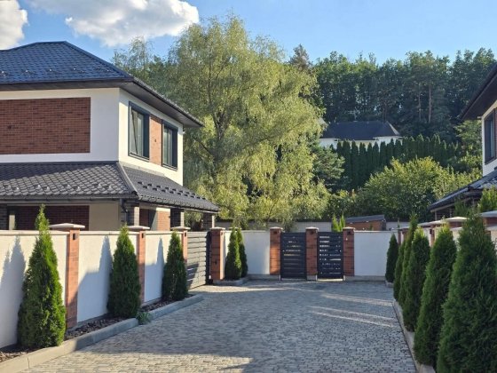 Будинок 200 м2 біля лісу під чистове з розводкою комун містечко на 6 будинків 8 соток землі с. Ходос