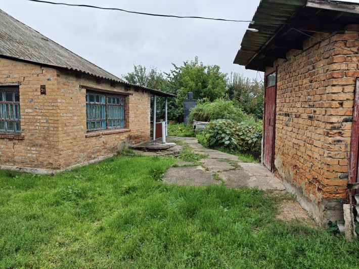 Продам будинок недалеко від центру міста - фото 1