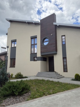 Продається будинок в Брюховичах - бічна Лікарськоі / біля Обсерваторіі - фото 1