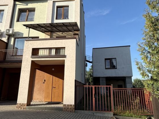 Продаж котеджу на першій лінії біля озера | 291 м² Брюховичи