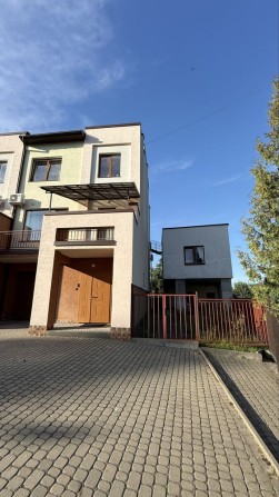 Продаж котеджу на першій лінії біля озера | 291 м² - фото 1