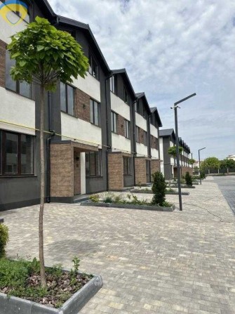 В продажу ТАУНХАУС 150 м² з власними парко місцями-Авангард, вул. Фруктова, чистові роботи зроблені - фото 1