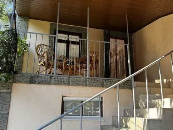 (13) Продам  2 будинки на ділянці!