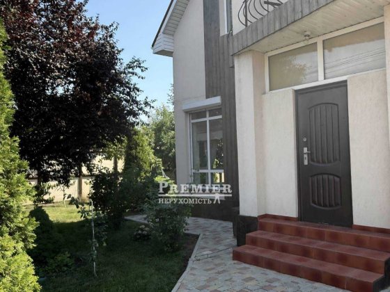 Продам двоповерховий будинок у Нерубайському Нерубайське