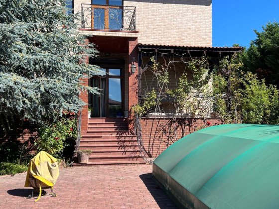 Пропонується будинок у Совіньйоні для великої та дружної родини. Лиманка