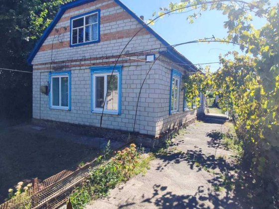 Затишний  будинок з усіма  зручностями  в  смт Градизьк  Кременчуцького  району. Градижск