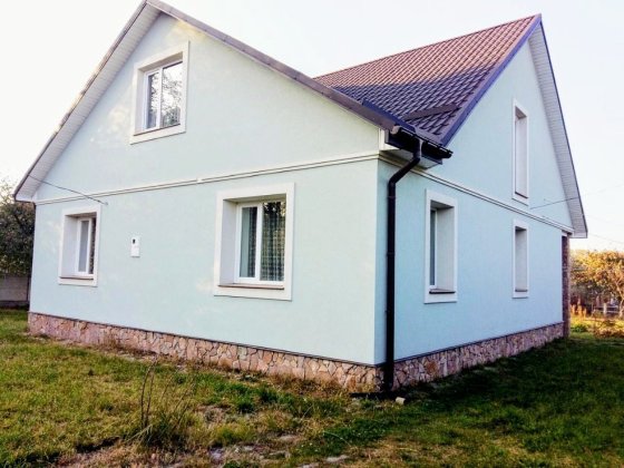 Продамо будинок в Клевані, ремонт, 11 сот землі, Центр, поруч парк Клевань