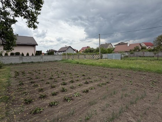 Продам будинок з земельною ділянкою в Вересневому. Вересневое