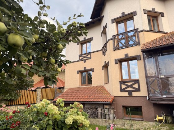 Продається чудовий будинок та ділянка 12 сот. у Байківцях Байківці