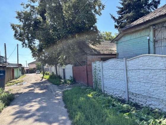 2 будинки в самому центрі , одна  велика ділянка смт Нова Водолага Нова Водолага