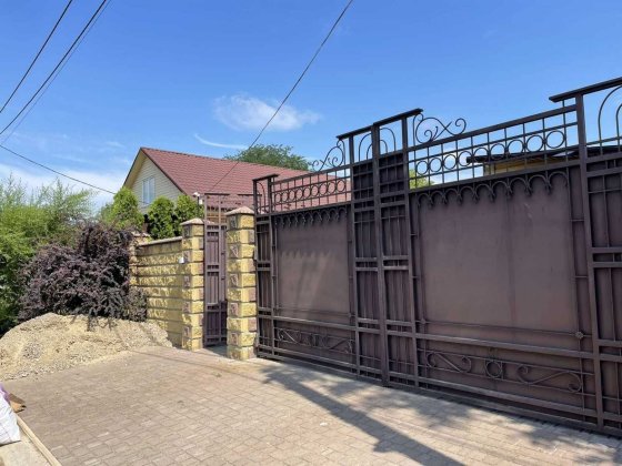 Продам доглянутий будинок 70 м², 6 соток, район 4-ї школи Первомайск