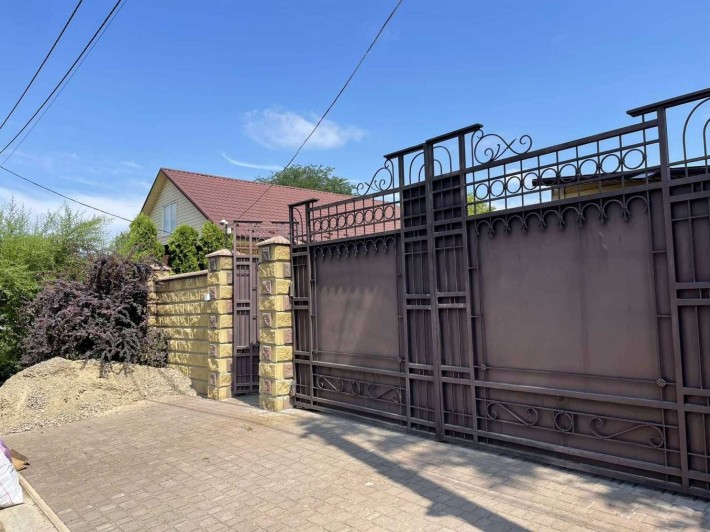 Продам доглянутий будинок 70 м², 6 соток, район 4-ї школи - фото 1