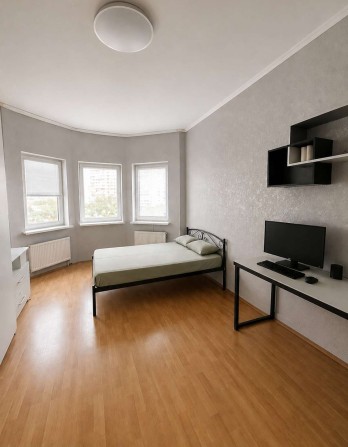 Продаж 2-к квартири  Харківське шосе 19а - фото 1