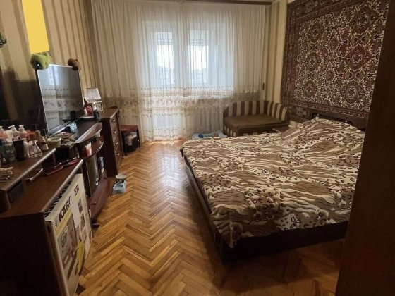 Продаж 3-к квартири вул. Озерна 22 Киев