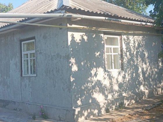 Продається газифікований компактний будинок із новими документами. Тальное