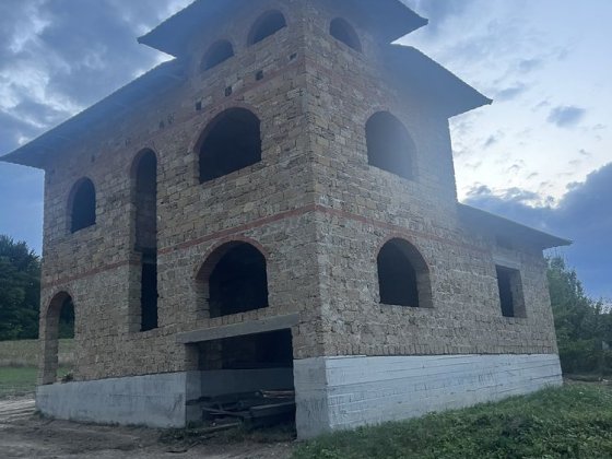 Продається будинок приватизова ділянка дозвіл на будівництво…. Сторожинець