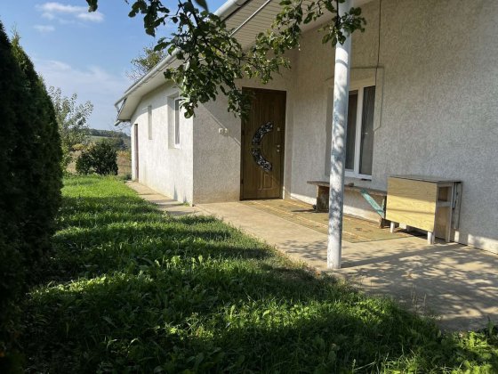 Продаж будинку із земельною ділянкою Валя Кузьмина