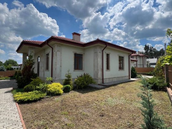 Продам одноповерховий будинок з гаражем у Лісовій Бучі поряд з Бучанським парком. Без комісії% Буча