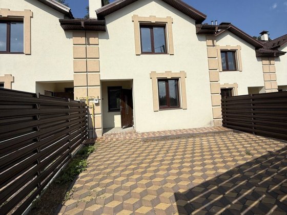 Таунхаус, м. Буча . 3-кімнати, площа  120 м². Під чистову , без комісії!% Податки 2% ! Буча