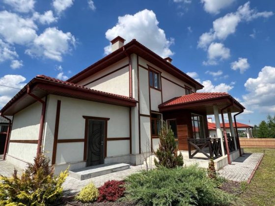 Продам будинок з гаражем у Лісовій Бучі . Ділянка 12 соток. Без комісії% Буча