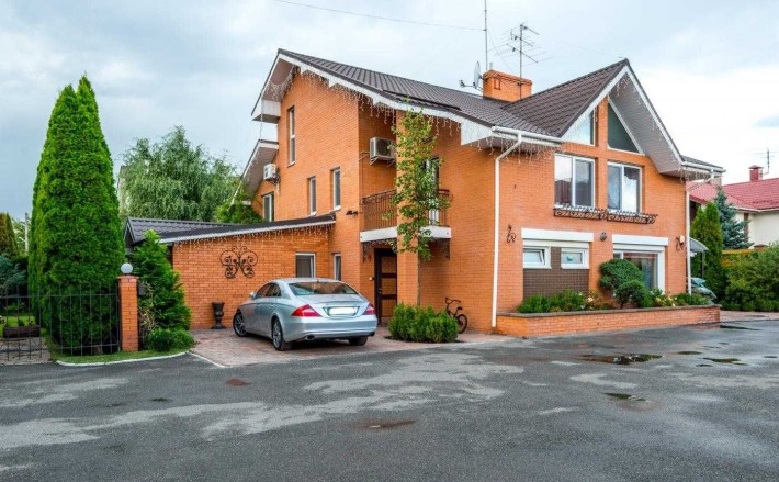 Продаж преміального будинку на Осокорках — 260 м², авторський ремонт, газ, генератор, 7 км до метро  - фото 1