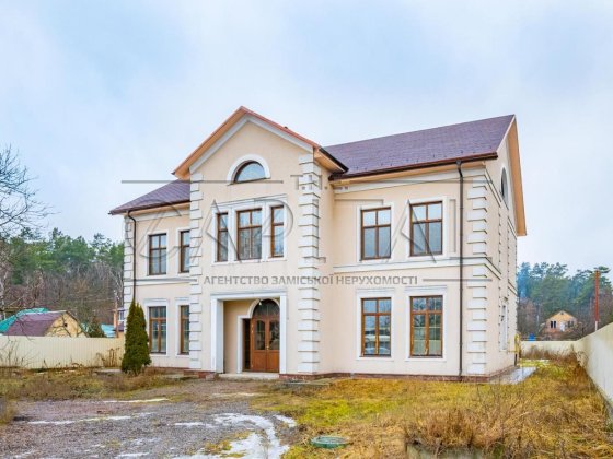 Продаж 3-поверхового будинку у м. Бровари, Броварський р-н