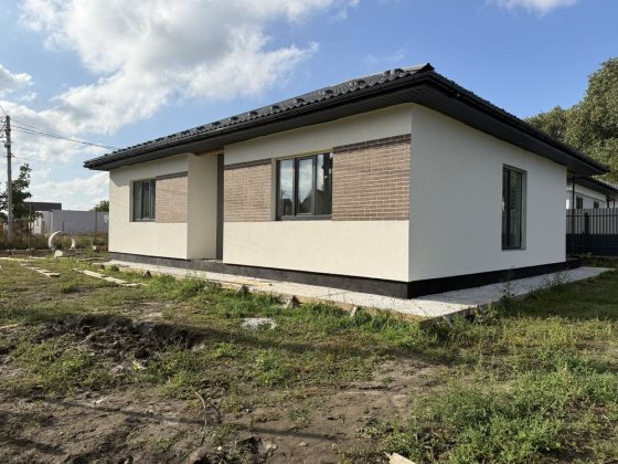 Будинок 100 м під чистову з комунікаціями +4 сотки м.Бориспіль Бориспіль