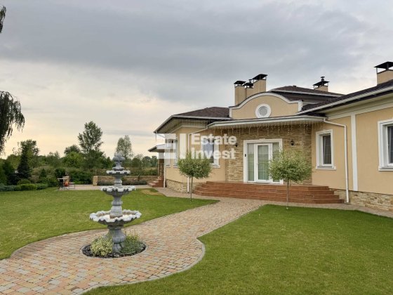 Продаж 4-х кімнатного будинку в закритому містечку на Осокроках, без%