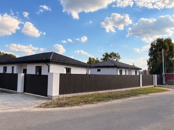 Продається сучасний одноповерховий будинок 110 м² з кімнатою безпеки в Борисполі, вул. Франка. Борисполь