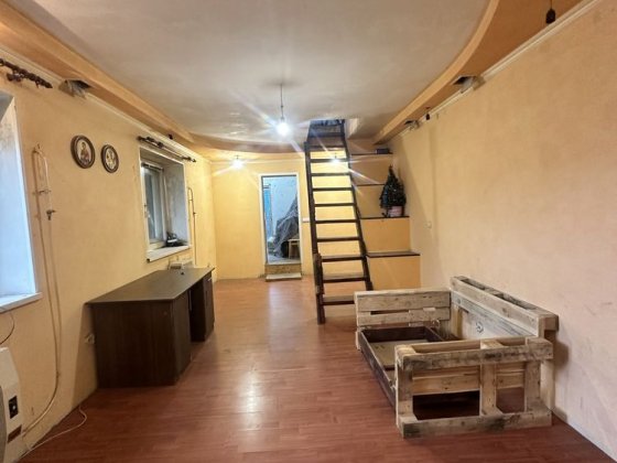 Продаж частини будинку на Заріччі