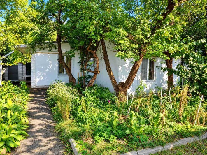 Продам частину будинку м. Вишневе вул. Молодіжна, заг. 51,20 м², є гараж та літня кухня - фото 1