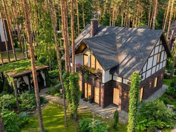Власник. Лісова Буча. Автономний будинок у сосновому лісі з сауною та каміном Буча