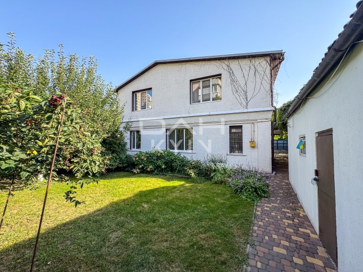 Будинок на 2 сім’ї, з ремонтом, 240 м², 9 соток, Вишневе, центр міста - фото 1