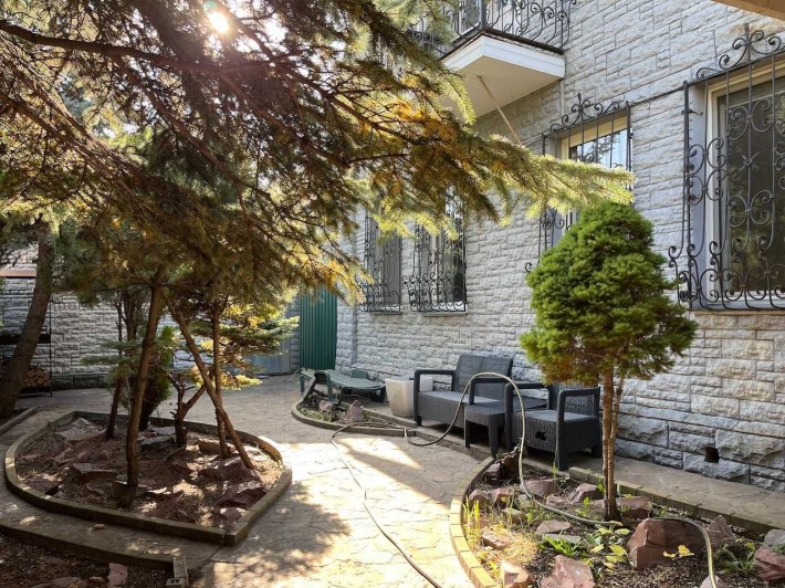 Продаж частини будинку, 165 кв м, 2 поверхи, Нивки. - фото 1