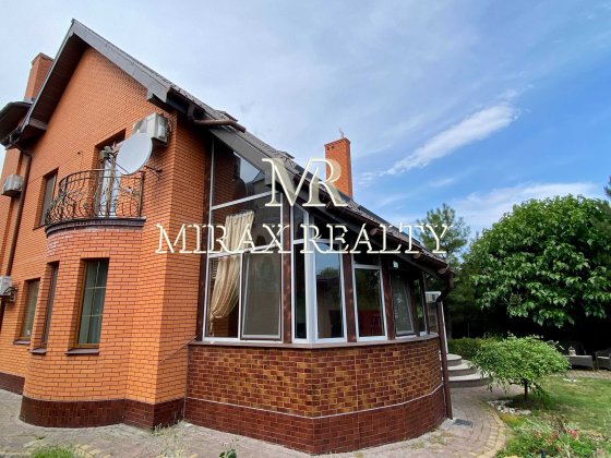Продаж будинку 300 м² ділянка 6 сот камін веранда Київ Осокорки Київ