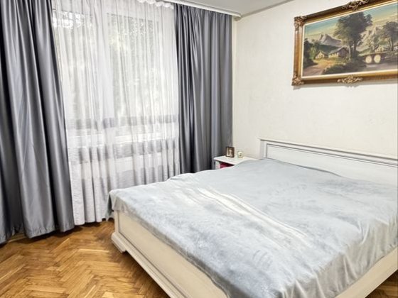 Продаж напівособняка з ремонтом та каміном у центрі | вул. Василіянок Івано-Франківськ