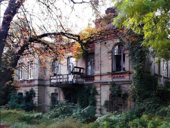 Особняк 460 м² з ділянкою | Шевченківський район | вул. Тропініна