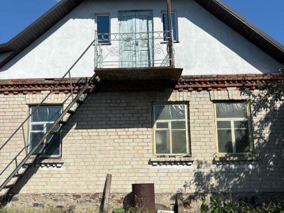 Півбудинка у Борисполі, 58,8 м² | 13,5 соток | Новий дах | Гараж | 15 хв до Києва Бориспіль