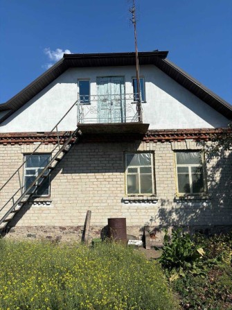 Півбудинка у Борисполі, 58,8 м² | 13,5 соток | Новий дах | Гараж | 15 хв до Києва - фото 1