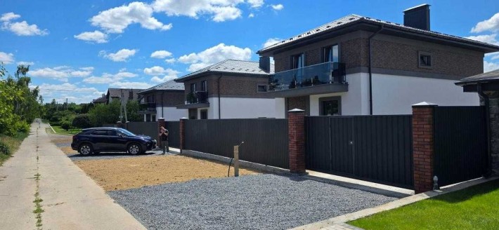 Будинки в центрі Бучі | 123 м² | 3,1–3,2 сотки | Газ | Централізовані комунікації - фото 1