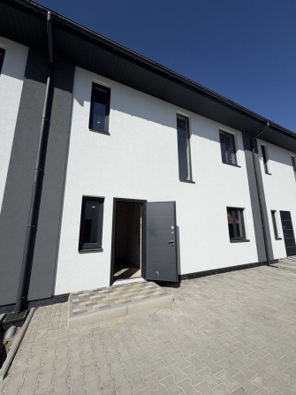 Продаж таунхаусу в Ірпені 103 м², власна територія та комунікації всьог 78 999$ - фото 1