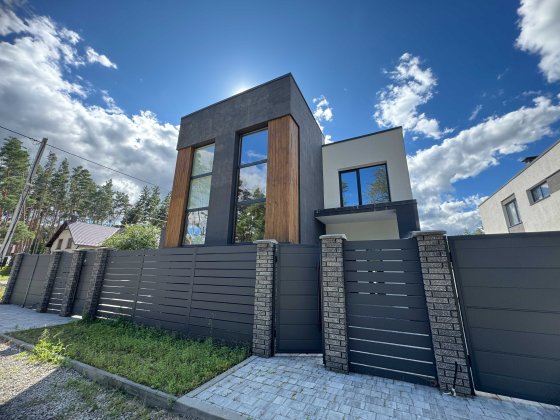 Великий дуплекс біля Бучанського Лісництва. Буча
