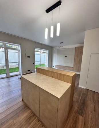 Продаж дуплексу 110 м2 з ремонтом у Бучі, газ, 2.5 сотки, центральна вода - фото 1