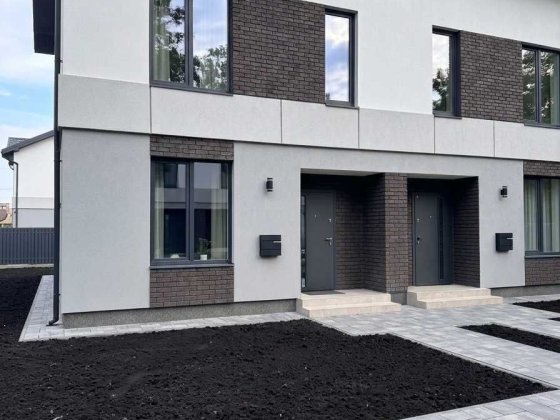 Продаж дуплекса поруч з парком центральним, газифікований, центральні комунікації