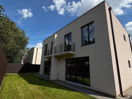 Продаж дуплексів з монолітним перекриттям даху та газом Буча