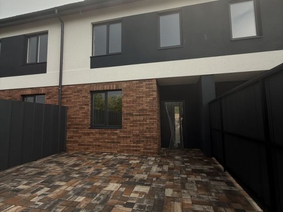 Продам таунхаус! 103м2, ділянка 1.8сотки. Газ! Централізовані комунікації. Власний заїзд. Єоселя. Ро Буча