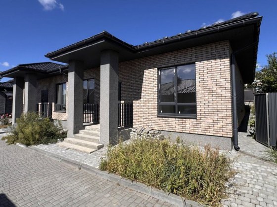 Продаж дноповерховий дуплекс у Бучі 98 м² | 1,8 сотки, 3 кімнати, 2 паркомісця | Закрита територія,  Буча